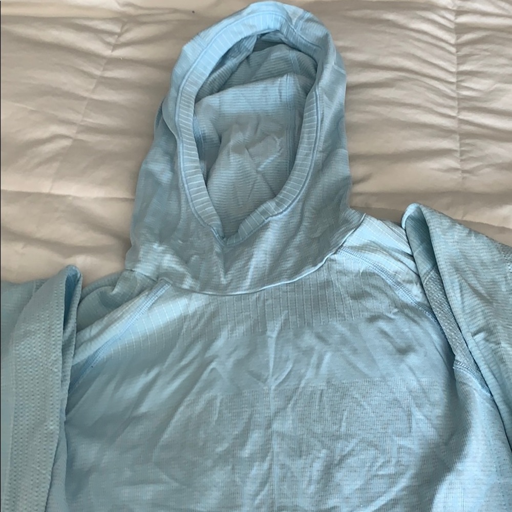Size 4 Lululemon seamless hoodie